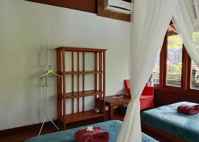 ヴィラ Malathi Authentic Joglo House - Garden Pool View ウブド