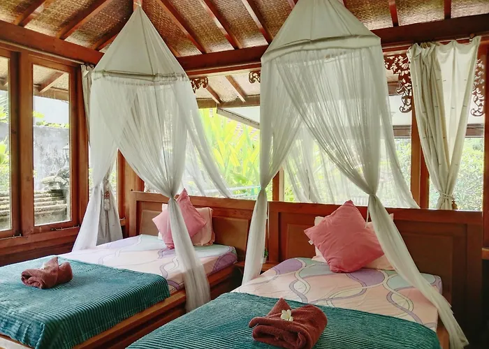 ヴィラ Malathi Authentic Joglo House - Garden Pool View *