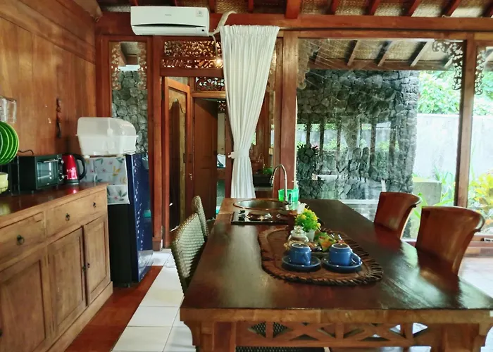 Malathi Authentic Joglo House - Garden Pool View * ウブド