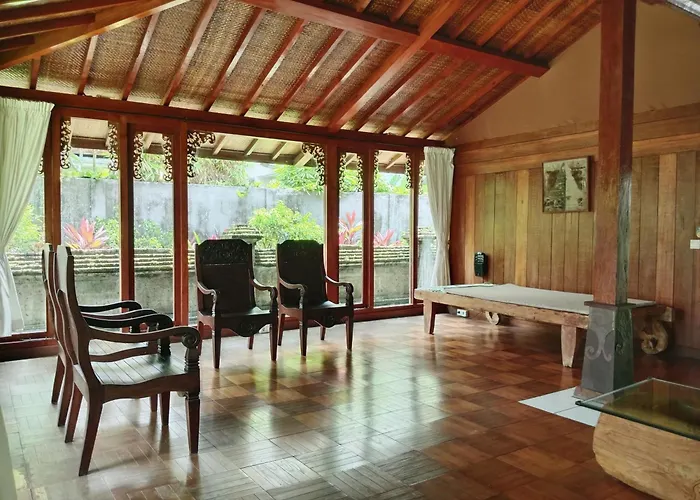 Malathi Authentic Joglo House - Garden Pool View ヴィラ *