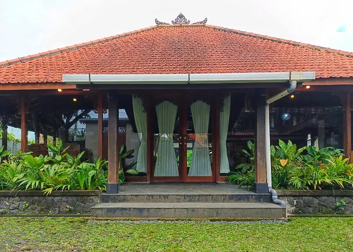 ヴィラ Malathi Authentic Joglo House - Garden Pool View *