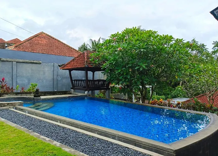 Malathi Authentic Joglo House - Garden Pool View ウブド