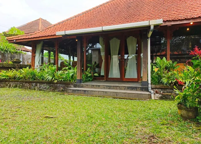 Malathi Authentic Joglo House - Garden Pool View ヴィラ *