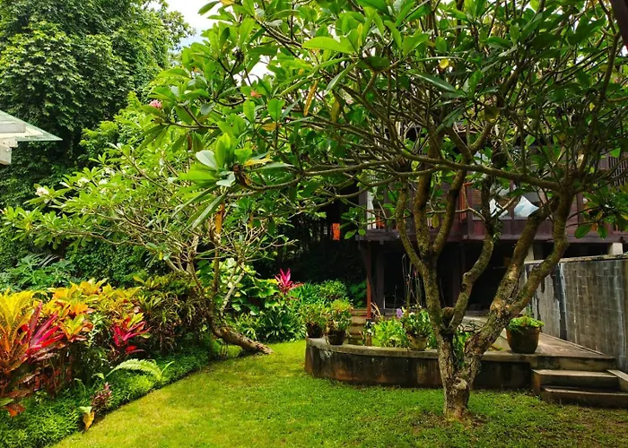 ヴィラ Malathi Authentic Joglo House - Garden Pool View *