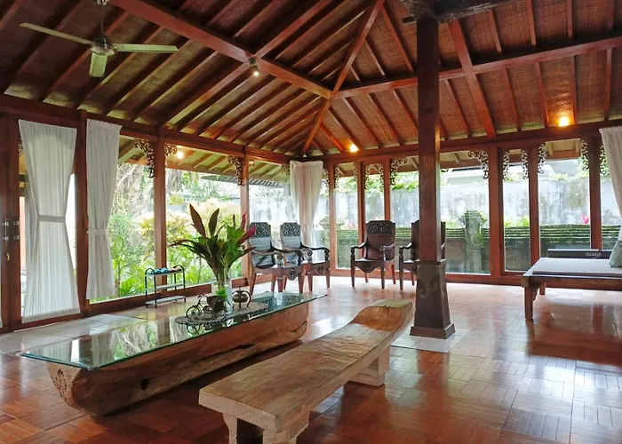 Malathi Authentic Joglo House - Garden Pool View ウブド