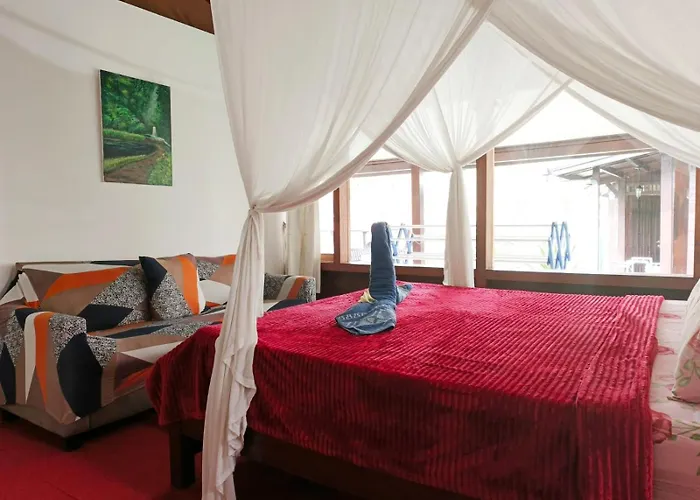ヴィラ Malathi Authentic Joglo House - Garden Pool View *